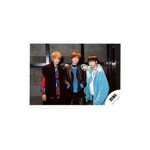 中古生写真(ジャニーズ) NEWS/小山慶一郎・加藤シゲアキ・増田貴久/横型・膝上/シングル「未来へ/ReBorn」MV＆ジャケ写オフショット/公式生写真