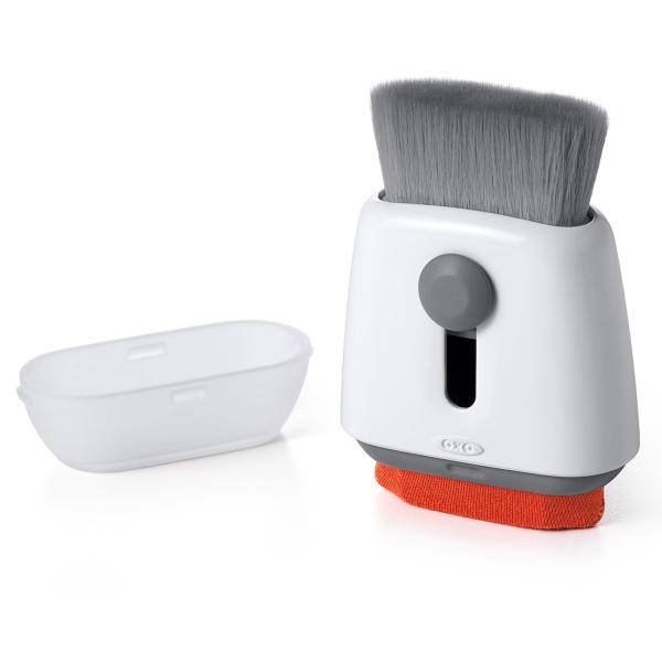 オクソー OXO キーボード&amp;液晶クリーナー スライド式ブラシとマイクロファイバーの2種が付いた一体...