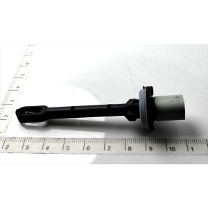 セレナ用 フイニツシヤーサイドシルリアLHセレナ 76857-1VA4B 日産純正