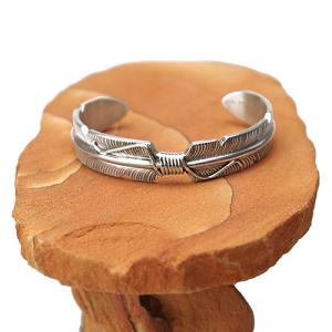 NAVAJO フェザーブレスレット インディアンジュエリー□NAVAJO族（ナバホ族）□フェザー
