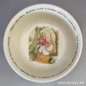 【未使用】ウェッジウッド　ピーターラビット　クリスマス 　皿　2018年 WEDGWOOD（ウェッジウッド） ピーターラビット 旧刻印 英国製 1984年