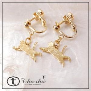 とびつきねこ イヤリング ぴょーーん とにかく飛んでみたい。そんな猫を表現したピアス。 thuthu...