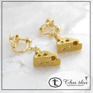 おいしいチーズ イヤリング 立体的に造られたチーズのアクセサリー thuthu appetizing...