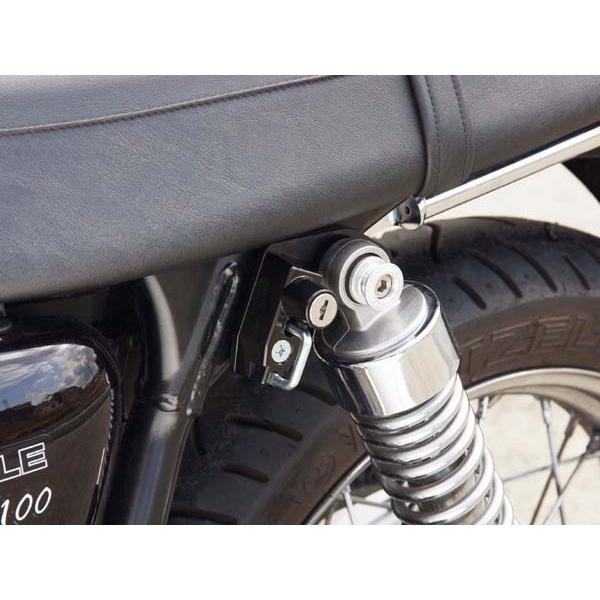 ベビーフェイス　トライアンフ　ボンネビル用　ヘルメットロック