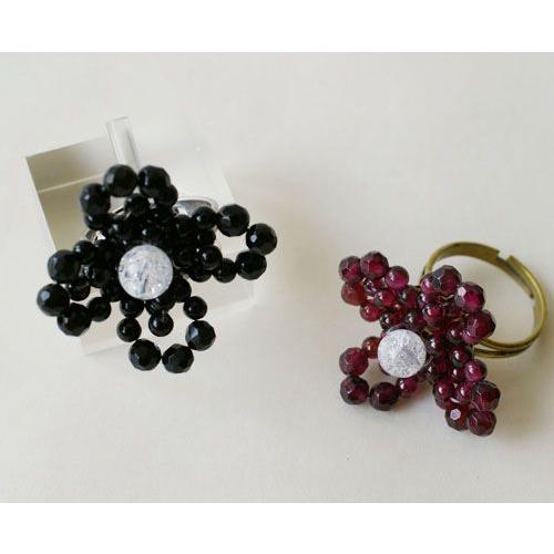 紅女　joncher　天然石フラワーリング(1オニキス/2ガーネット）