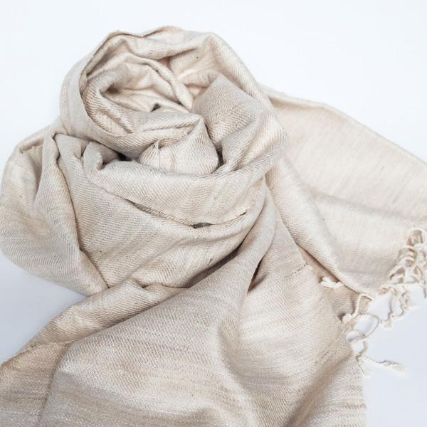 シサム工房　ナチュラルエリシルクショール（フェアトレード商品）