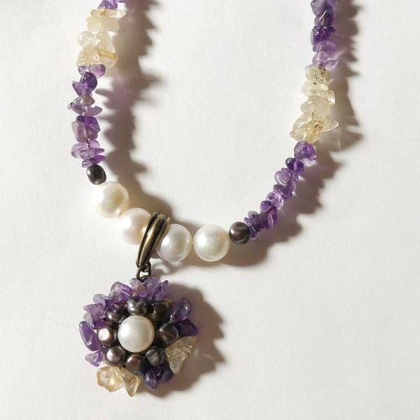 紅女　joncher　天然石フラワーペンダント（アメシスト　　ルチルクオーツ　淡水パール）ペンダント...
