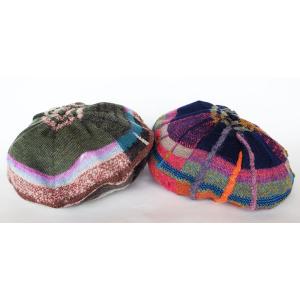 Ｍ．＆ＫＹＯＫＯ　秋冬カラフルチェックベレー帽  (カーキ　ブルー） チェック柄のニットベレー帽！