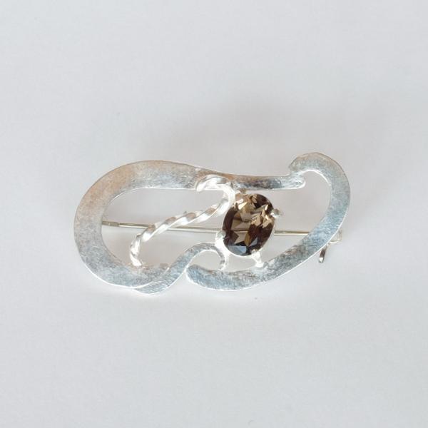紅女　スモーキークオーツ・シルバーブローチ