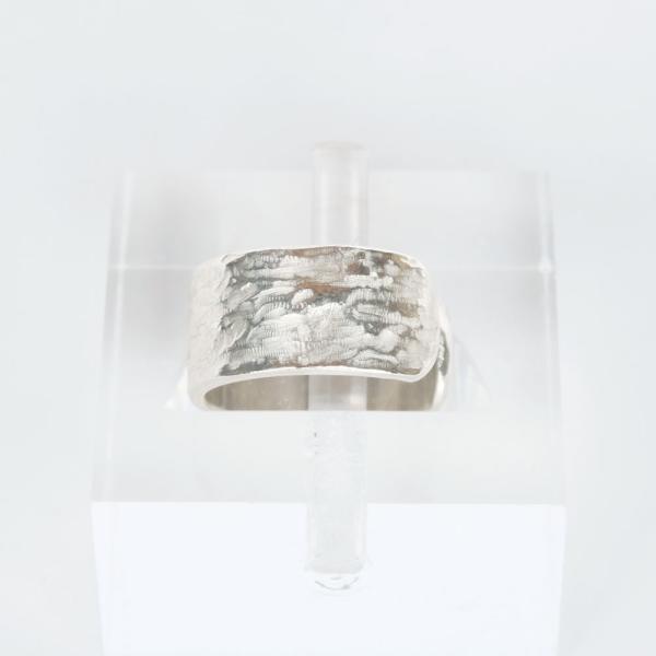 紅女　シルバーシングルイヤーカフ（凹凸仕上げ）