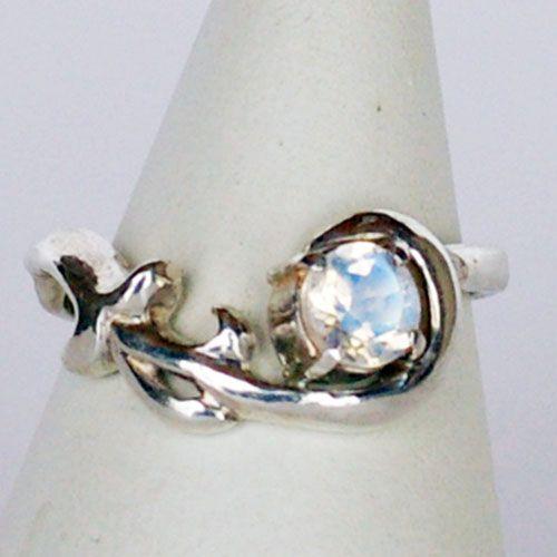 紅女　シルバーロイヤルブルームーンストーン唐草リング