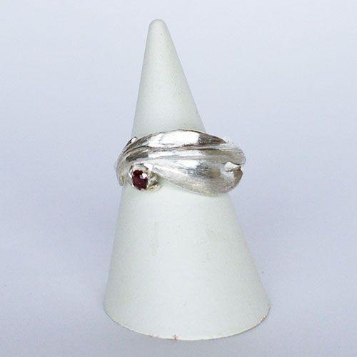 紅女　　ロードライトガーネット・シルバーリング