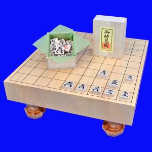 新桂2寸ハギ足付将棋盤セット(将棋駒樺材優良押し駒)【囲碁将棋専門店