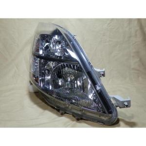 トヨタ アイシス ZGM15W 右ヘッドランプ・ヘッドライト プラタナ  