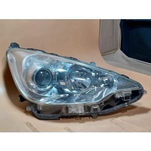 コーティング済  アクア NHP10 右ヘッドランプ・ヘッドライト S コイト 52-244 811...