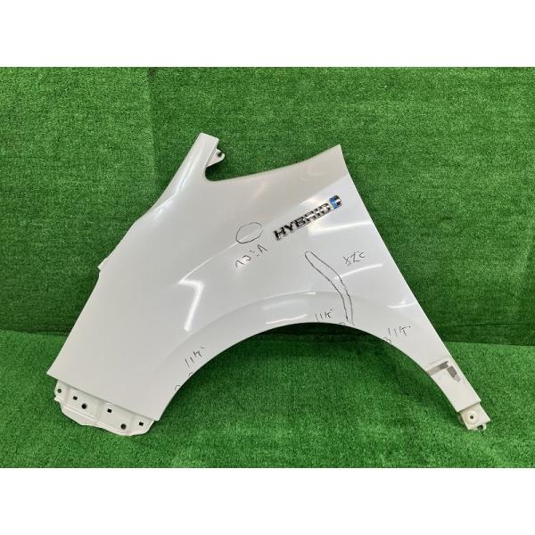 エスクァイア ZWR80G 左フロントフェンダー ハイブリッドGI 7人 53812-28240 0...