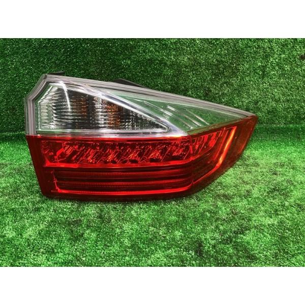 グレイス GM5 右テールランプ・テールライト ハイブリッドLX ホンダセンシング  コイト 220...