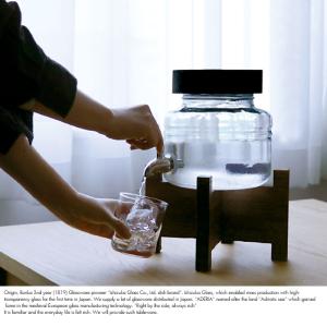 送料無料 木製台付 お洒落なガラスドリンクサーバー 焼酎