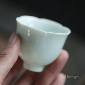 中国茶器 台湾茶 茶杯 品茗杯 ちゃわん 豆茶わん （青白磁 花びら）