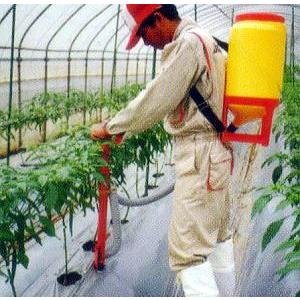 背負式粒状肥料散布機 さんすけ OC-24 タンク付き (タンク24L と ホール施肥機 OC-H ...