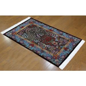 壁掛け向きシルク絨毯