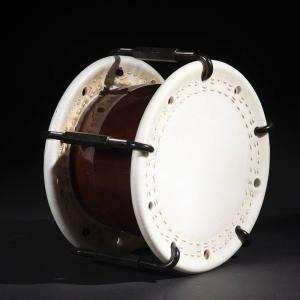 締太鼓3丁掛（ボルト締め・くりぬき胴） 鉄製座り台座セット【1712-B