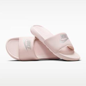 NIKE ナイキ スライドサンダル レディース ビクトリー ワン ベアリーローズ/ベアリーローズ/メタリックシルバー CN9677-600