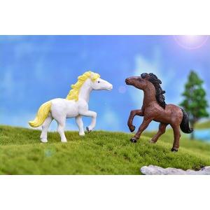 動物フィギュア 馬 うま 4色 コケリウム スノードーム ガーデニング 園芸 水耕栽培 おしゃれ ミニ テラリウム フィギュア ミニ観葉 苔 コケ