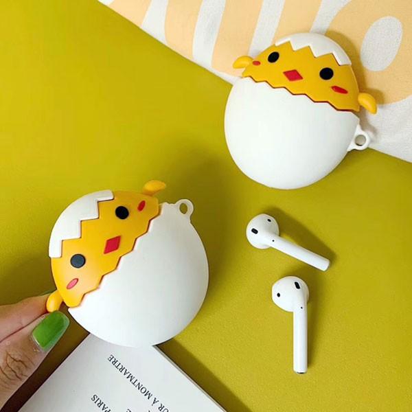 AirPods ひよこ ケース ホワイト イエロー ワイヤレス イヤホン 可愛い ユニーク アイフォ...