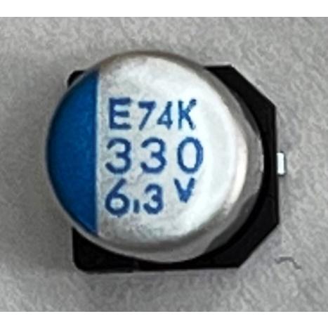APXE6R3ARA331MF80G　330uF　6.3V　アルミ電解コンデンサ バラ売り1個