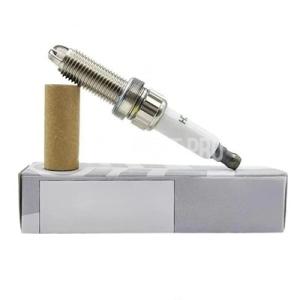 【並行輸入品】4個入りスパークプラグ 12120038349 ZKBR7AHTU BMW E81 E...