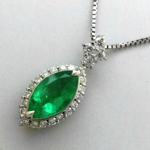 5月誕生石 エメラルド ペンダント ネックレス プラチナ
