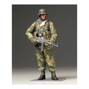 タミヤ（36304）1/16 WWII ドイツ冬期装備歩兵 （防寒戦闘服）