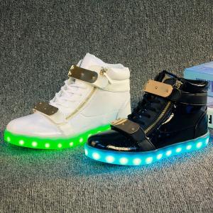 スニーカー　LEDスニーカー　光る靴　光るスニーカー 7カラーチェンジスポーツシューズ　充電式LEDスニーカー メンズ　レディース　シューズ くつ　男女