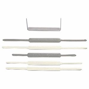 ライオン事務器 スティックファスナー 粘着テープ付 80mm間隔 脚長60mm クリーム No．8L−C 1パック