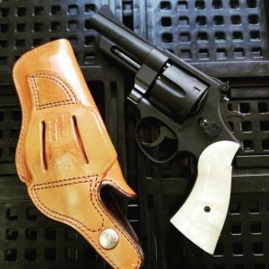 ☆アルタモント S&W Nフレーム スクエアバット用 ホワイトパールグリップ クラシックパネル スムース メダル無し (ALTAMONT Classic)