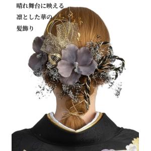 ハンドメイド　白×ゴールド✩.*˚上品華やかヘアアクセサリー ハンドメイド 白×ゴールド✩.*˚上品華やかヘアアクセサリー