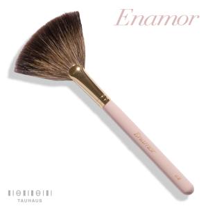 YouTuber かじえり プロデュース 熊野筆 Enamor エナモル 立体感を演出できるファンブラシ