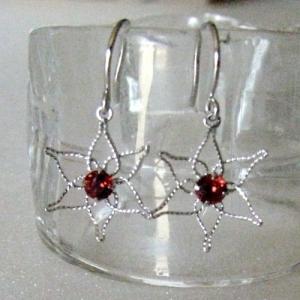 ヤージ ya-ji 紐ピアス ゴールド レッド アクセサリー : LOOP