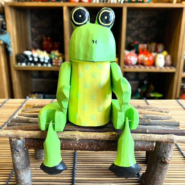 カエル 置物 木製 木彫り 手足が動く お座り オブジェ アニマルパペット Sサイズ 可愛い インテ...