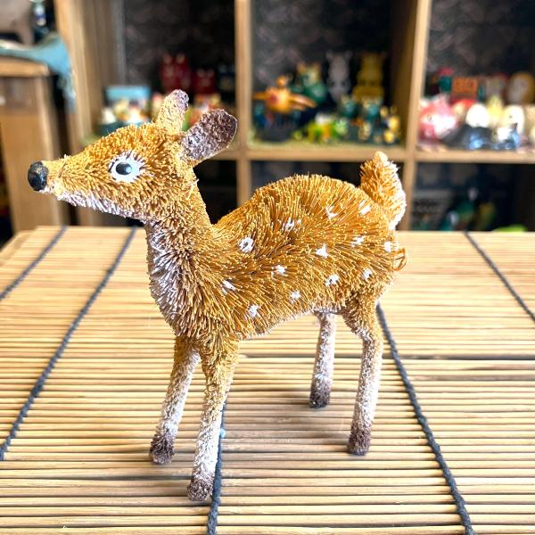 シカ バンビ 小鹿 置物 オブジェ ヤシ繊維 手作り お洒落 可愛い 小さ目 たわしアニマル ブラウ...