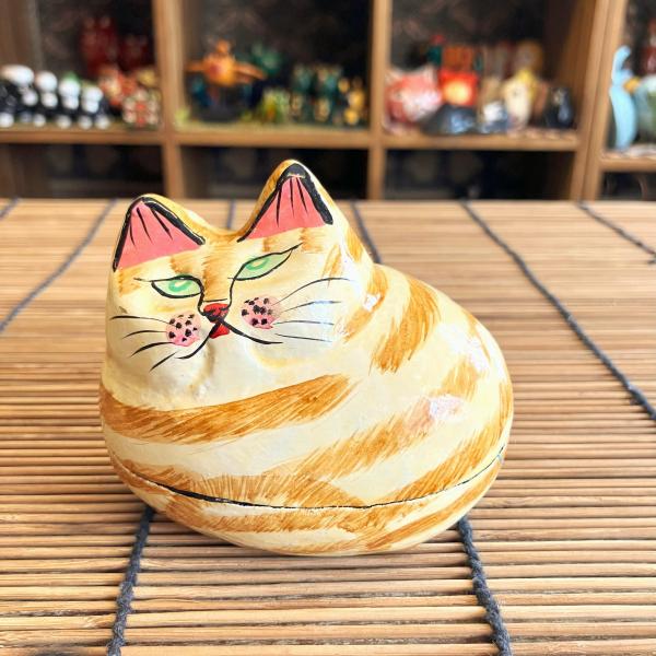 ネコ 小物入れ 可愛い ミケ ブラウン お座りネコ トラ BOX ペーパーマッシュ アニマル インド...