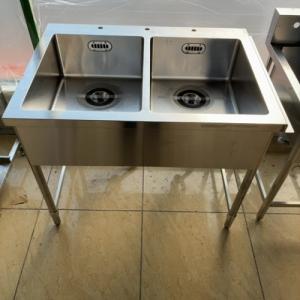 中古厨房 ステンレス 扉付1槽シンク 500×600×850 業務用1層流し台