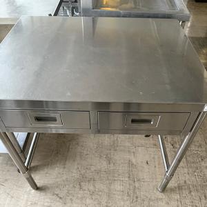 ステンレス 調理台 1100×600×800 業務用作業台 中古厨房 /24A3042Z