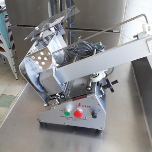 ハクラ精機 両手スイッチ方式手動パンスライサー AT700L : 宝詮 - 通販