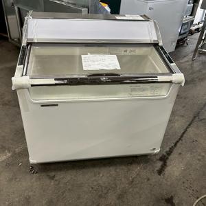 【業界最長1年保証】【中古】クローズド型冷凍ショーケース パナソニック(Panasonic) SCR-090DNA 幅904×奥行714×高さ900 【送料別途見積】【業務用】【神戸三宮店在庫】