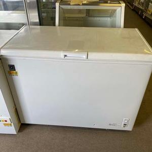 レマコム　ホワイト冷凍庫 RRS-262NF 2022年製　中古品 レマコム 冷凍庫 RRS-262NF 2022年製 中古品