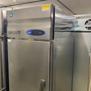 縦型冷蔵庫 ガラス戸バススルー 大和冷機 211LCD-EC-CK 業務用 中古