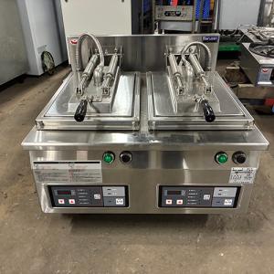 中古】2020年製 マルゼン 卓上 餃子 焼き器 ギョーザ グリラー 中古】 A07115 ガス餃子焼き機 卓上型 マルゼン MGZ-066W 2020年製 LP