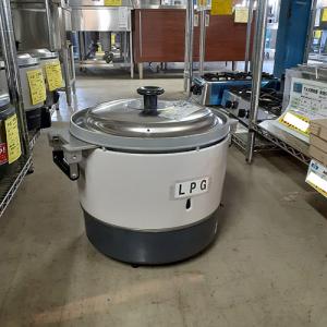 業務用ガス炊飯器/プロパン・3升・中古 リンナイ（Rinnai） 業務用ガス炊飯器 RR-300C-LPG 普及タイプ 3升 6.0